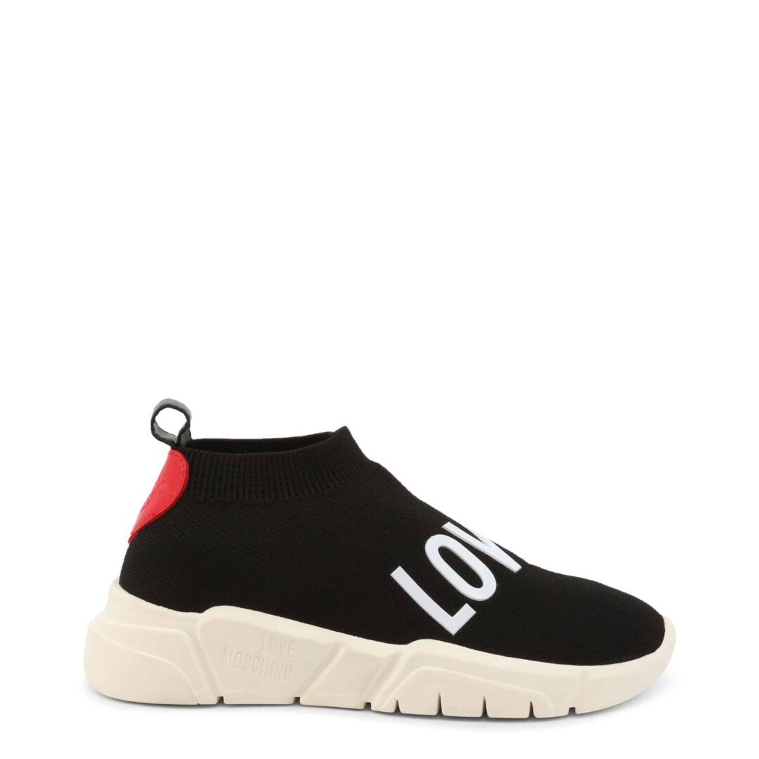 Collection:Fall/Winter
Gender:Woman
Type:Sneakers
Upper:synthetic materialfabricleather
Internal lining:synthetic materialfabric
Sole:rubber
Heel height cm:5
Platform height cm:3.5
Details:round toe